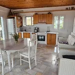 Peloponnese Hideout - White House With The Sea View 别墅 阿克拉塔