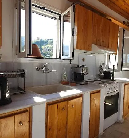 Peloponnese Hideout - White House With The Sea View Willa *