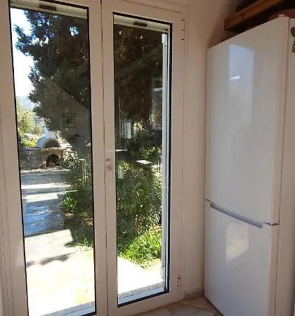 Peloponnese Hideout - White House With Sea View וילה
