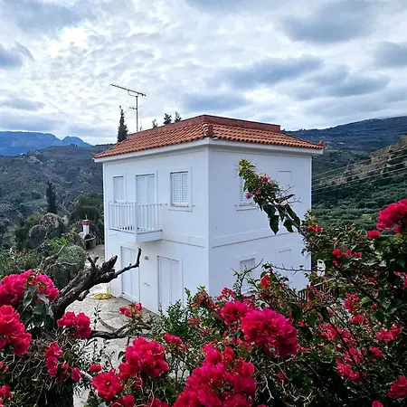 Peloponnese Hideout - White House With The Sea View *
