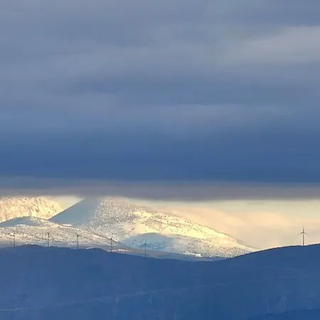Peloponnese Hideout - White House With The Sea View * Akrata