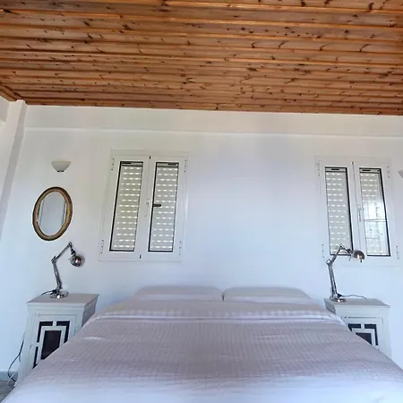 Peloponnese Hideout - White House With The Sea View *
