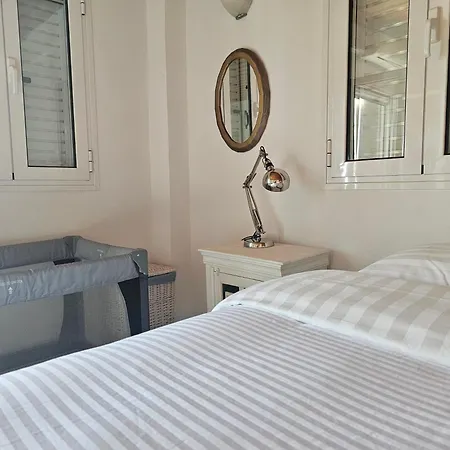 Peloponnese Hideout - White House With Sea View וילה