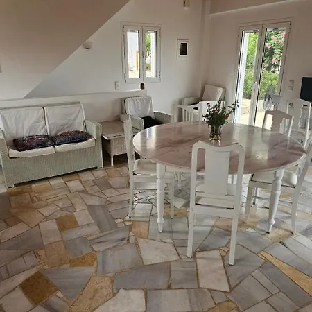 Peloponnese Hideout - White House With The Sea View * Akrata