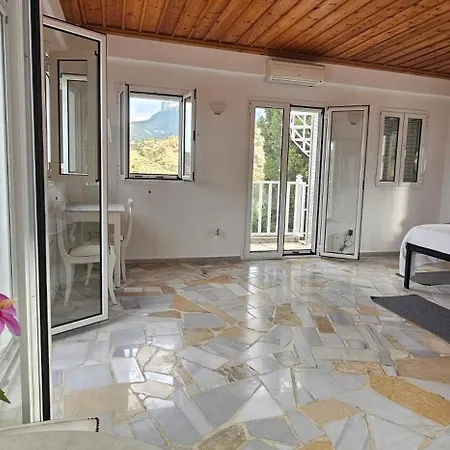 Villa Peloponnese Hideout - White House With Sea View *