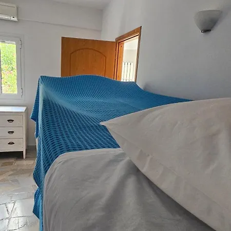 Peloponnese Hideout - White House With The Sea View *
