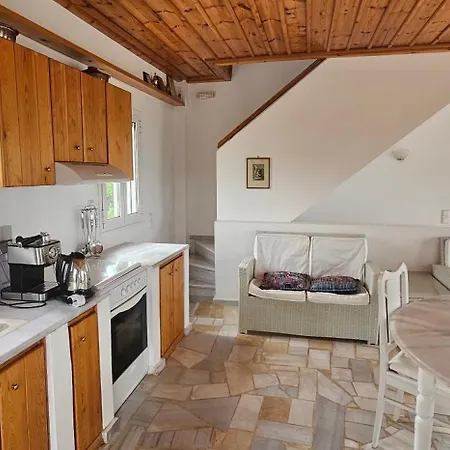 Peloponnese Hideout - White House With The Sea View * Akrata