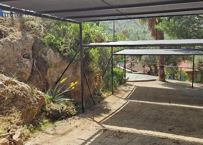 Peloponnese Hideout - White House With The Sea View * Акрата