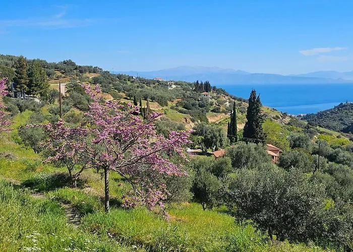 Villa Peloponnese Hideout - White House With The Sea View Akráta