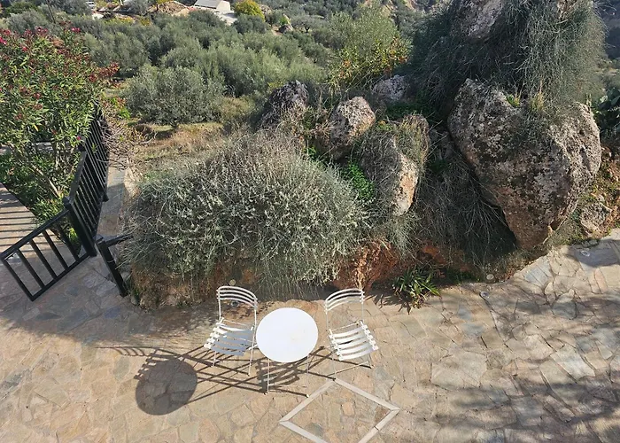 Peloponnese Hideout - White House With The Sea View *