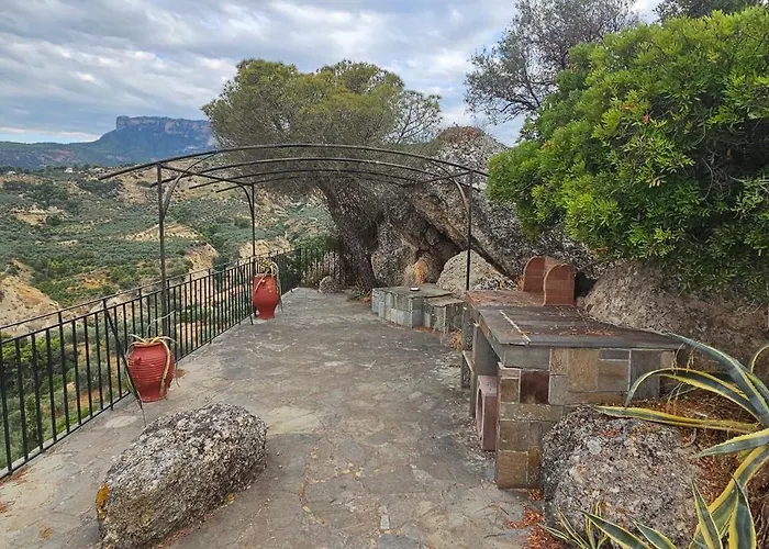 Vila Peloponnese Hideout - White House With The Sea View