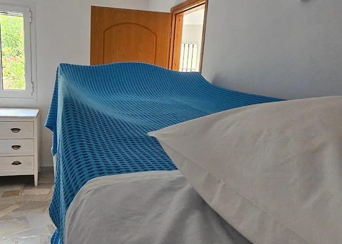 Peloponnese Hideout - White House With The Sea View *