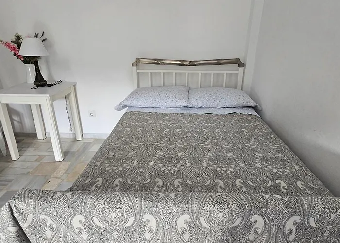 Vila Peloponnese Hideout - White House With The Sea View