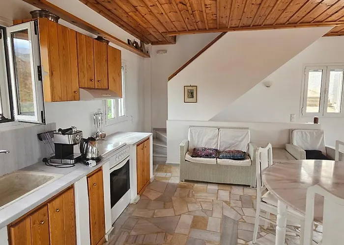 Peloponnese Hideout - White House With The Sea View * Akráta